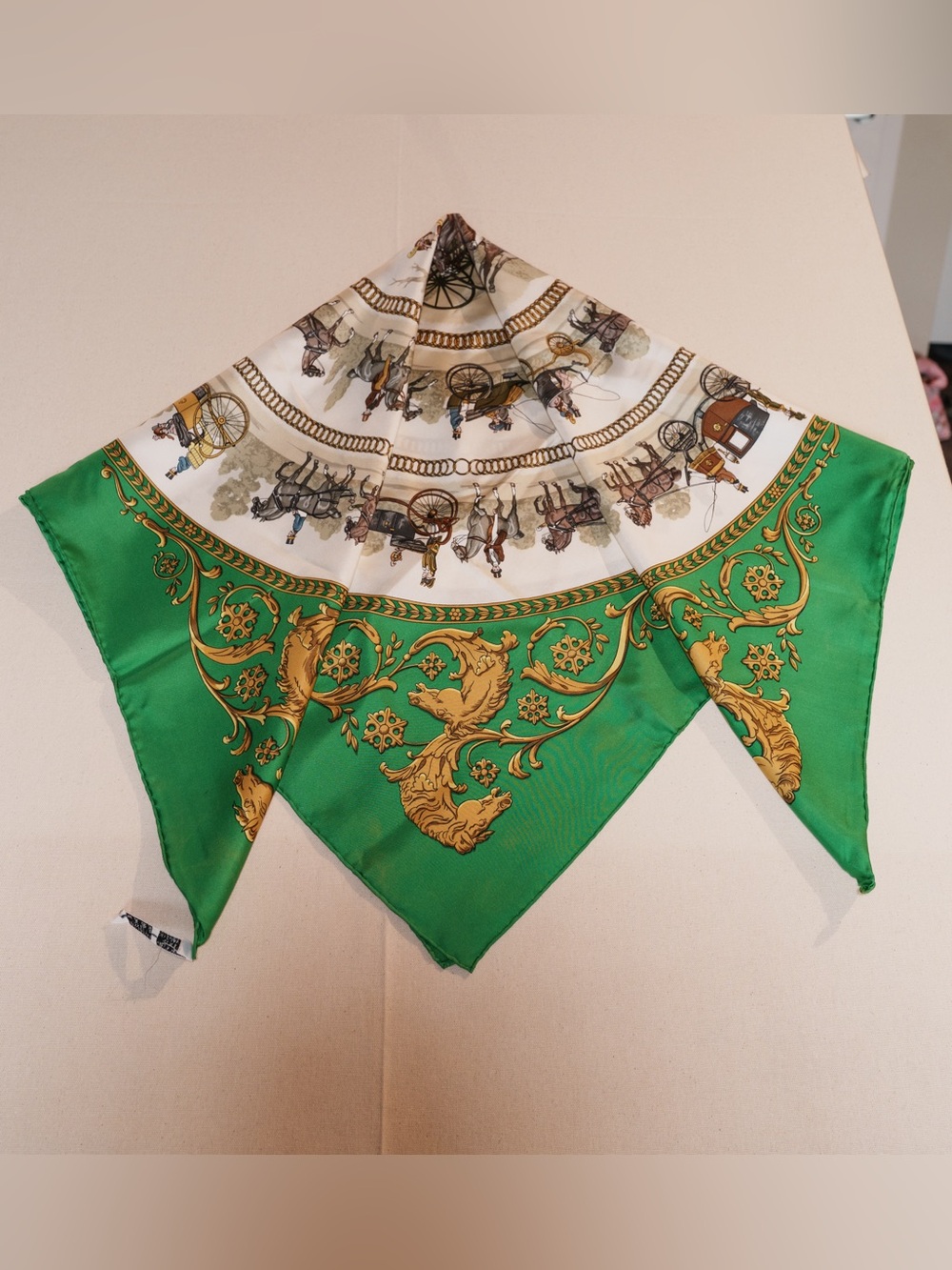 Hermès La Promenade de Longchamps Silk Twill Scarf Carré 90 Green Horse Racing M - Picture 6 of 6